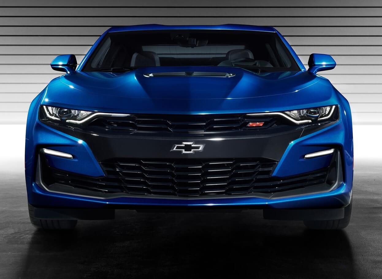 Novo Camaro chega ao Brasil mais caro que o Mustang