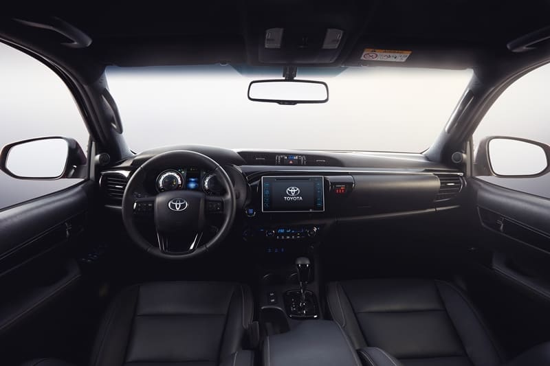 6._toyota_hilux_2019