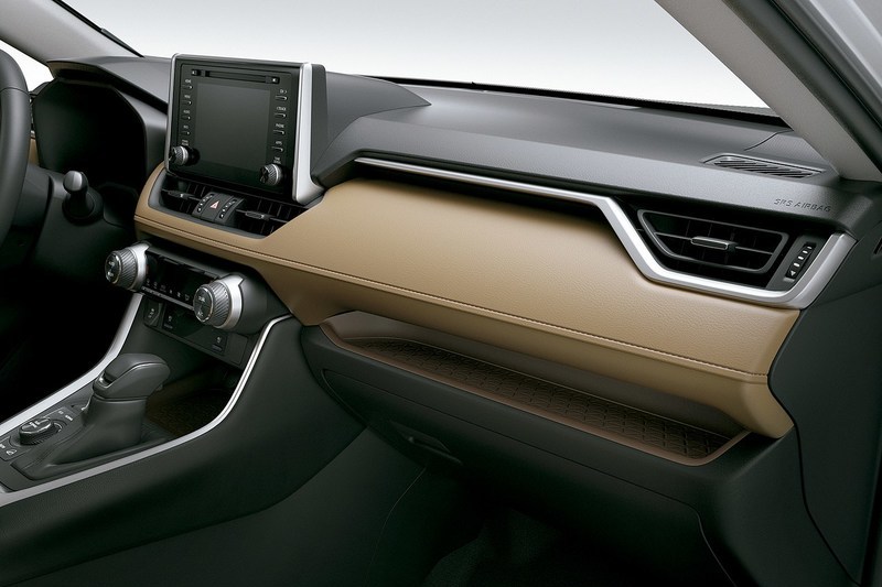 Toyota_RAV4_hybrid_21_baixa